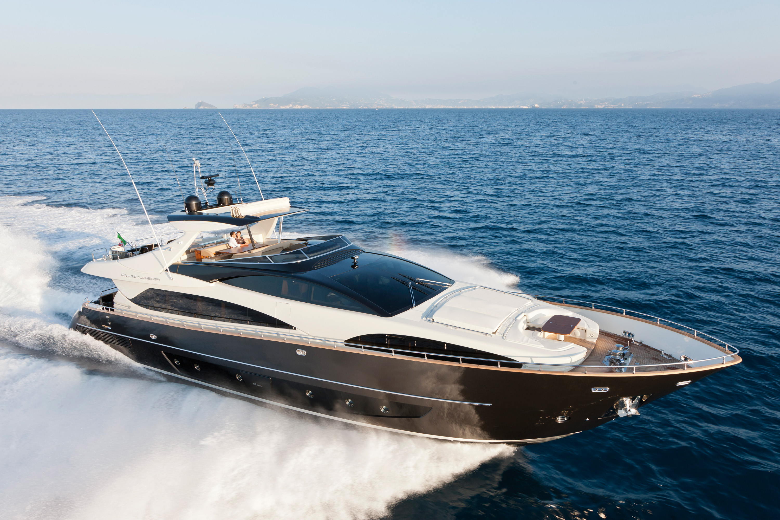 Black Swan yacht (Riva, 28.23m, 2008)